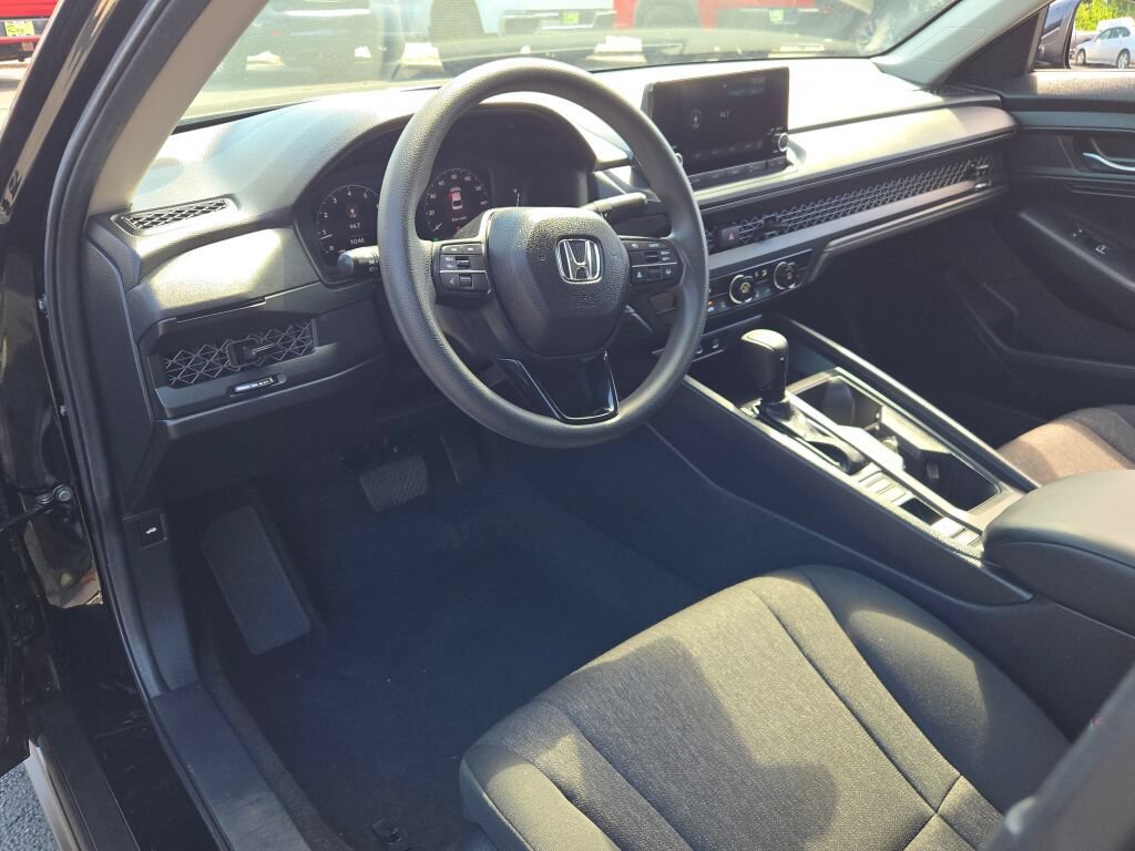 Used 2025 Honda Accord LX image 24