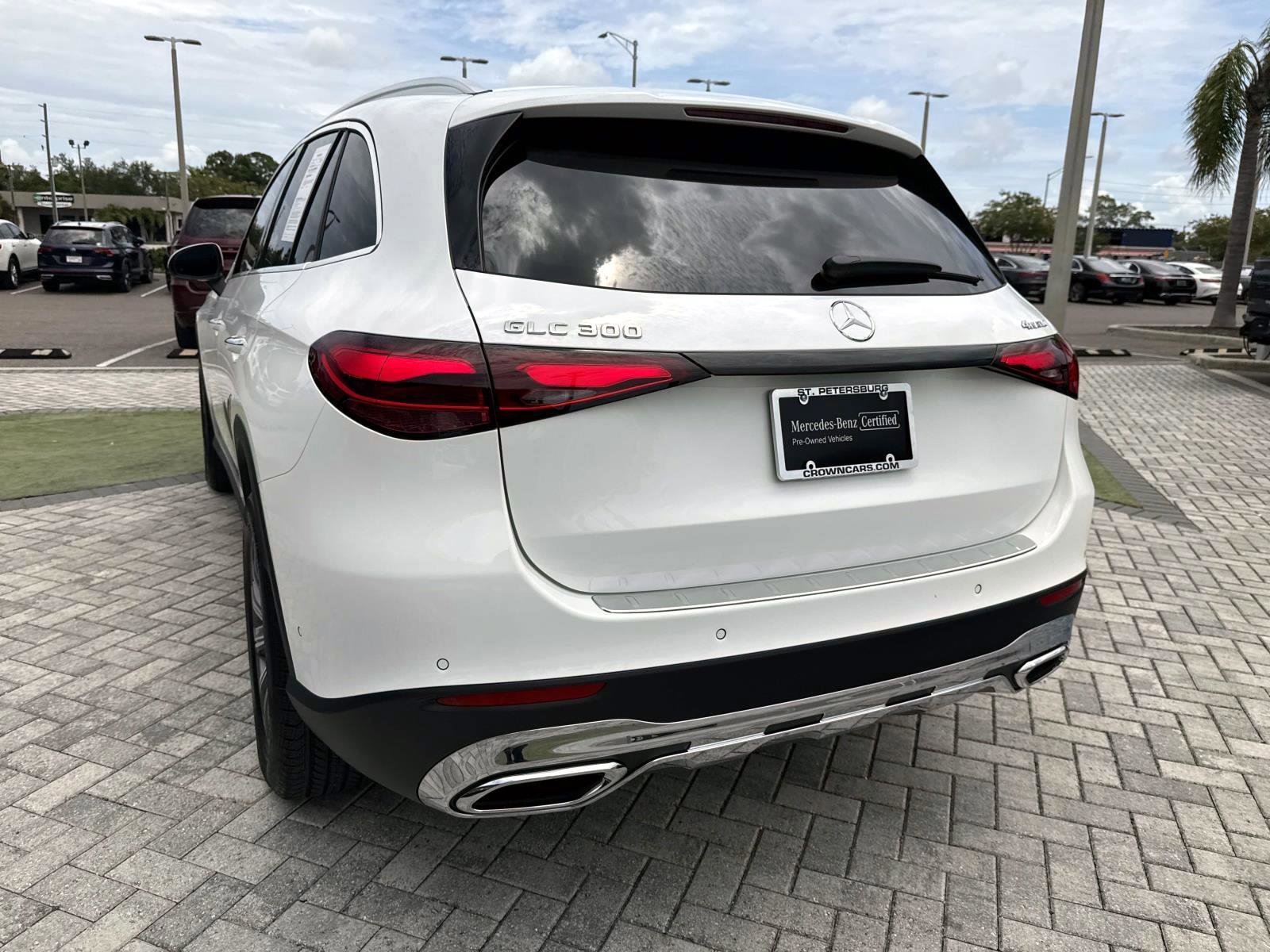 Used 2025 Mercedes-Benz GLC 300 4MATIC image 9