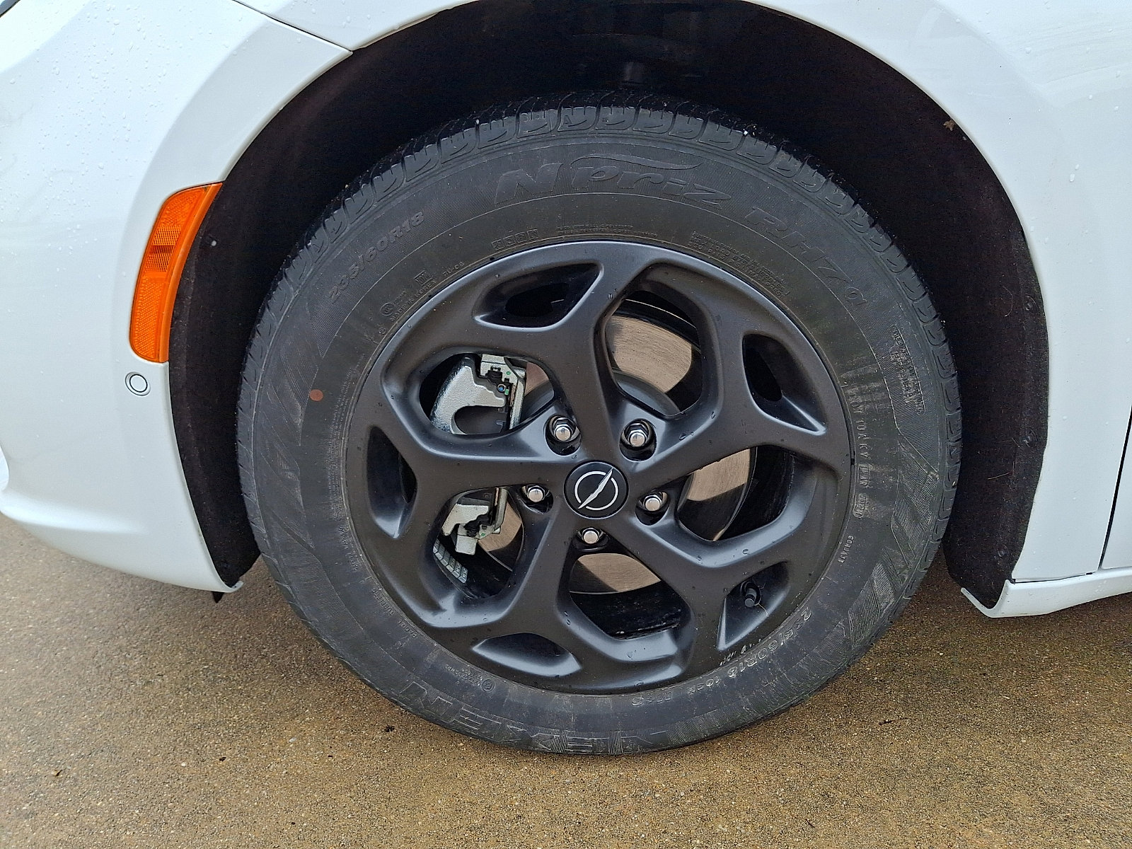 Used 2025 Chrysler Pacifica Premium image 28