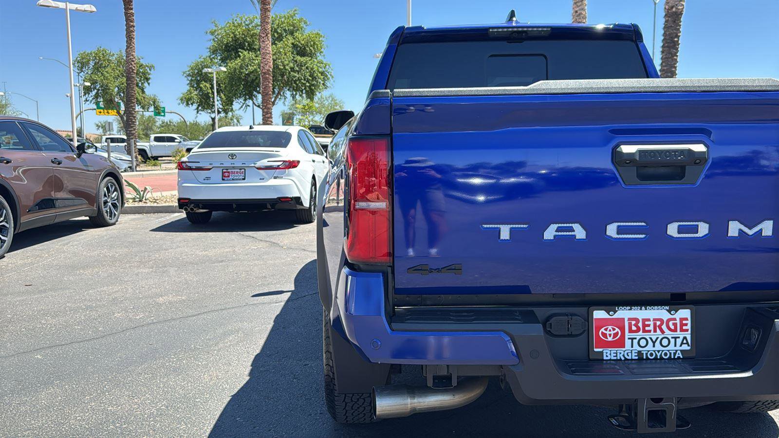 Used 2024 Toyota Tacoma TRD Off-Road w/ TRD Off Road Premium Package AWD/4WD image 8