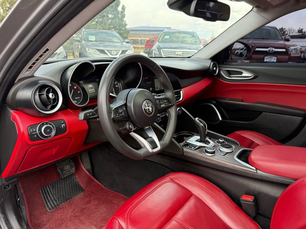 Used 2021 Alfa Romeo Giulia Ti w/ Nero Edizione image 13