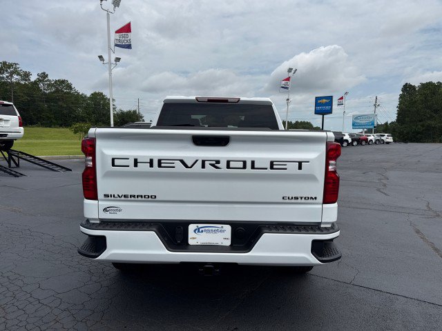 New 2026 Chevrolet Silverado 1500 Custom w/ LPO, Dark Essentials Package RWD image 4