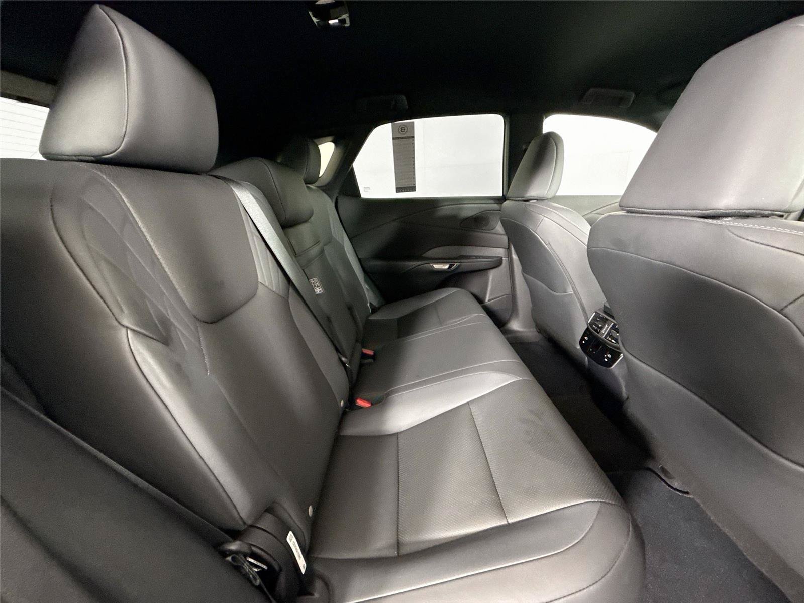 Used 2024 Lexus RX 350 FWD w/ Technology Package image 37