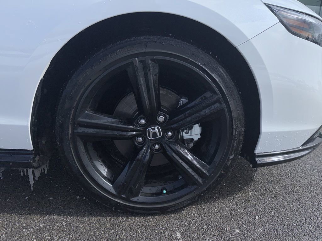 Used 2025 Honda Accord Sport image 27
