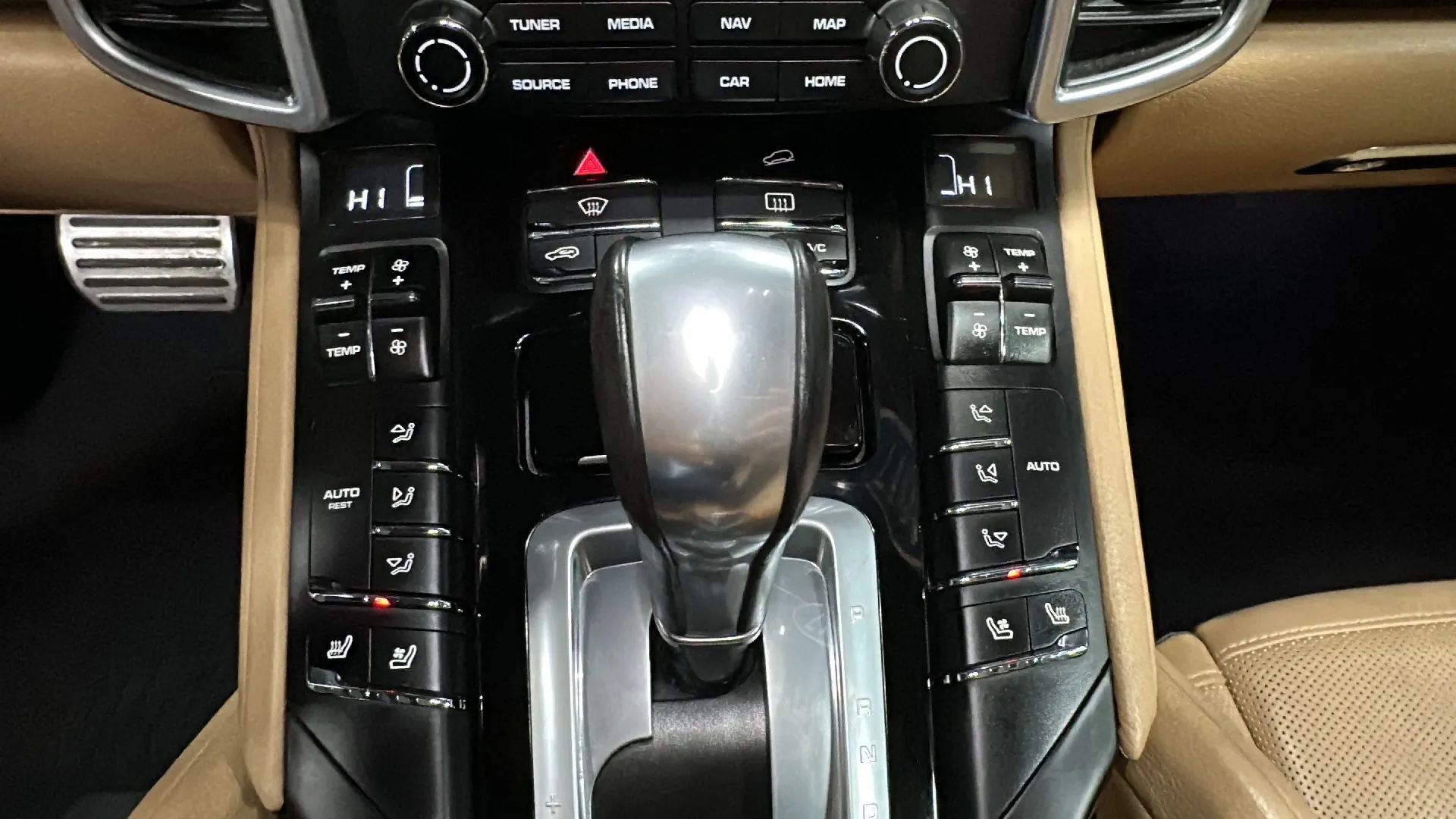 Used 2017 Porsche Cayenne S image 24