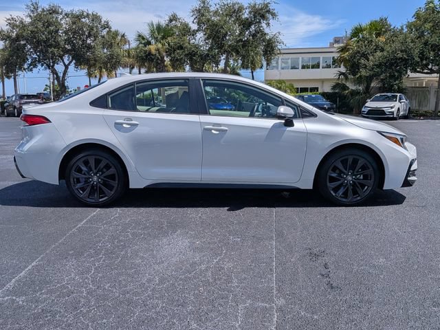 Used 2026 Toyota Corolla SE FWD image 2