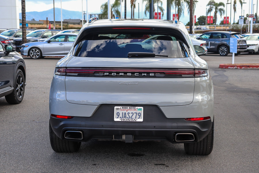 Used 2024 Porsche Cayenne AWD/4WD image 11
