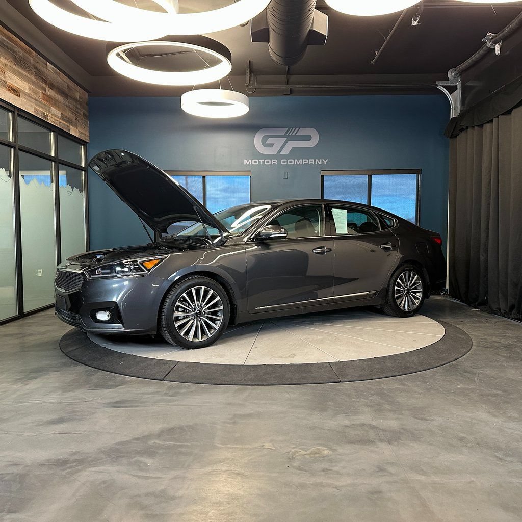 Used 2018 Kia Cadenza Premium w/ Luxury Package FWD image 27