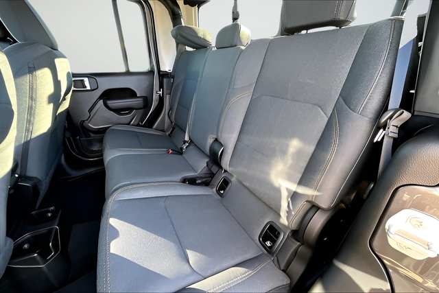 New 2026 Jeep Gladiator Sport AWD/4WD image 15