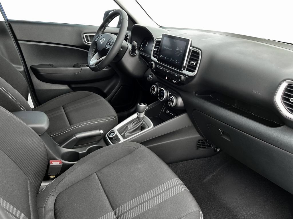 New 2025 Hyundai Venue SEL FWD image 15
