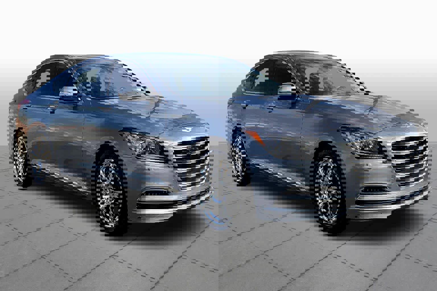 Used 2015 Hyundai Genesis 3.8 w/ Option Group 04 image 2