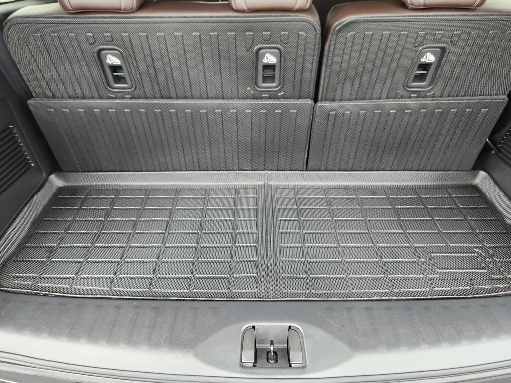 Used 2025 Nissan Armada Platinum AWD/4WD image 33