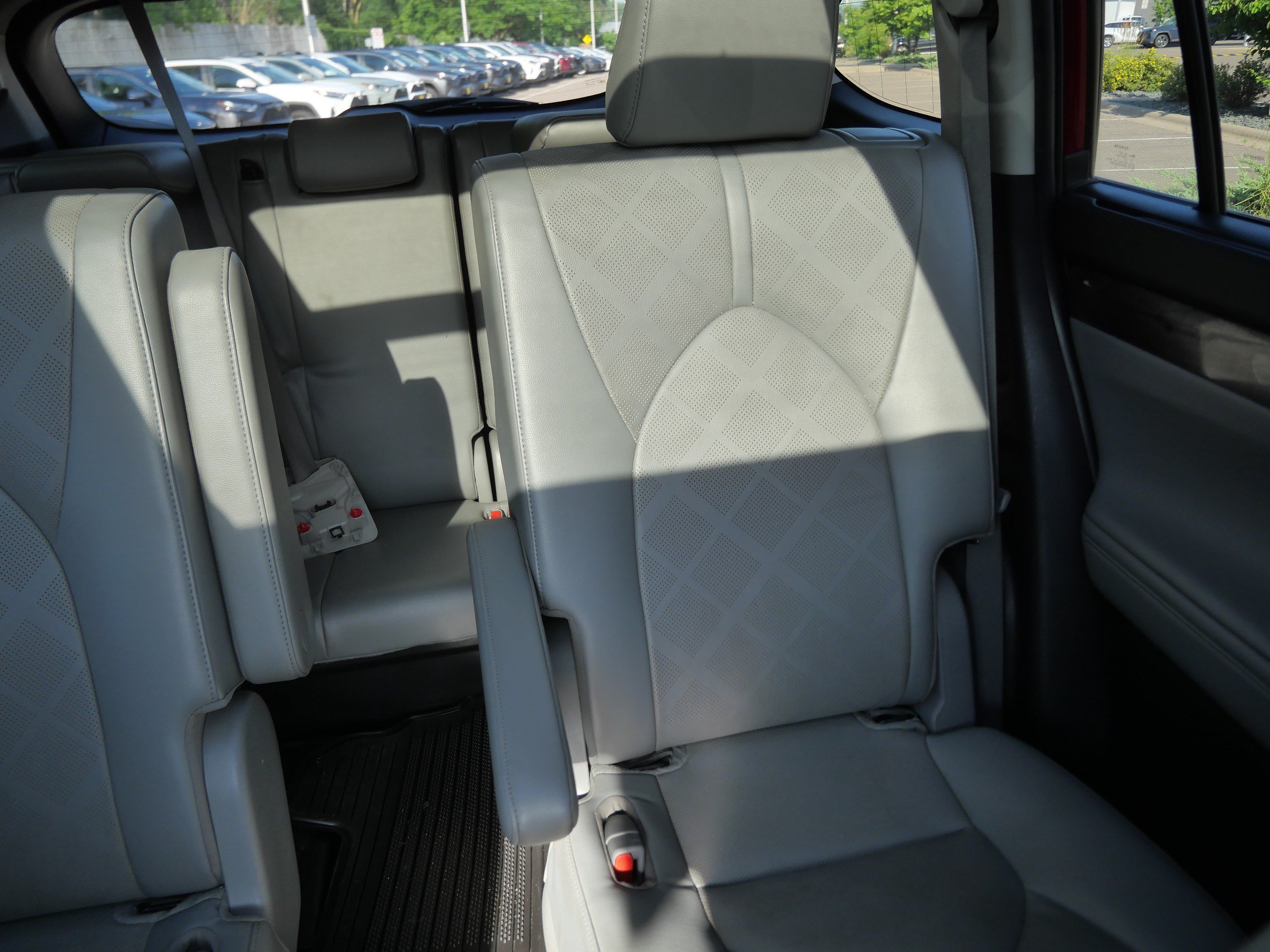 Used 2022 Toyota Highlander Platinum AWD/4WD image 14