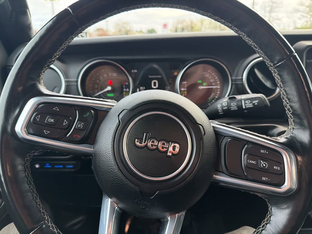Used 2021 Jeep Wrangler Unlimited Sahara w/ Cold Weather Group AWD/4WD image 25