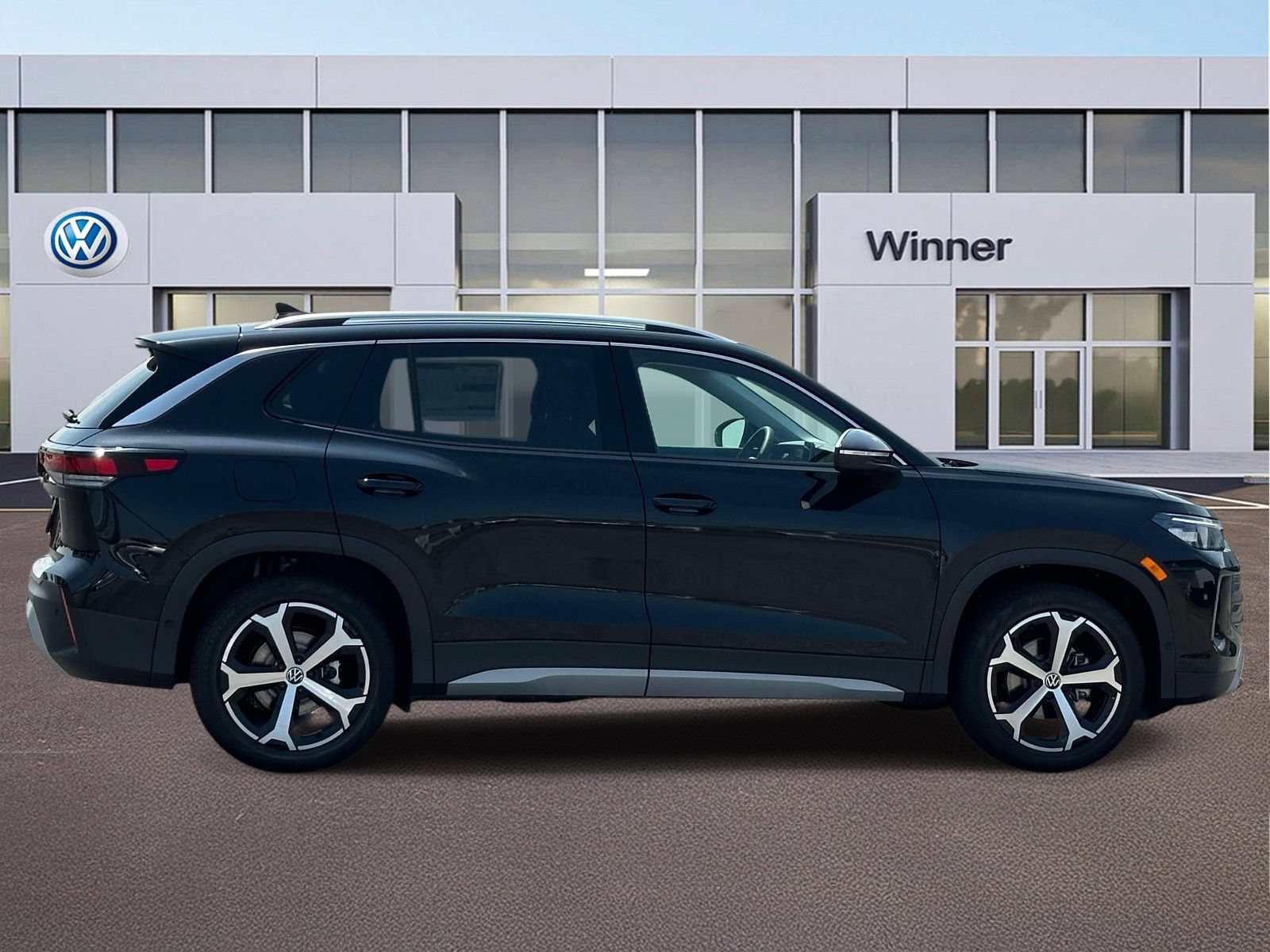 New 2026 Volkswagen Tiguan SE FWD image 6
