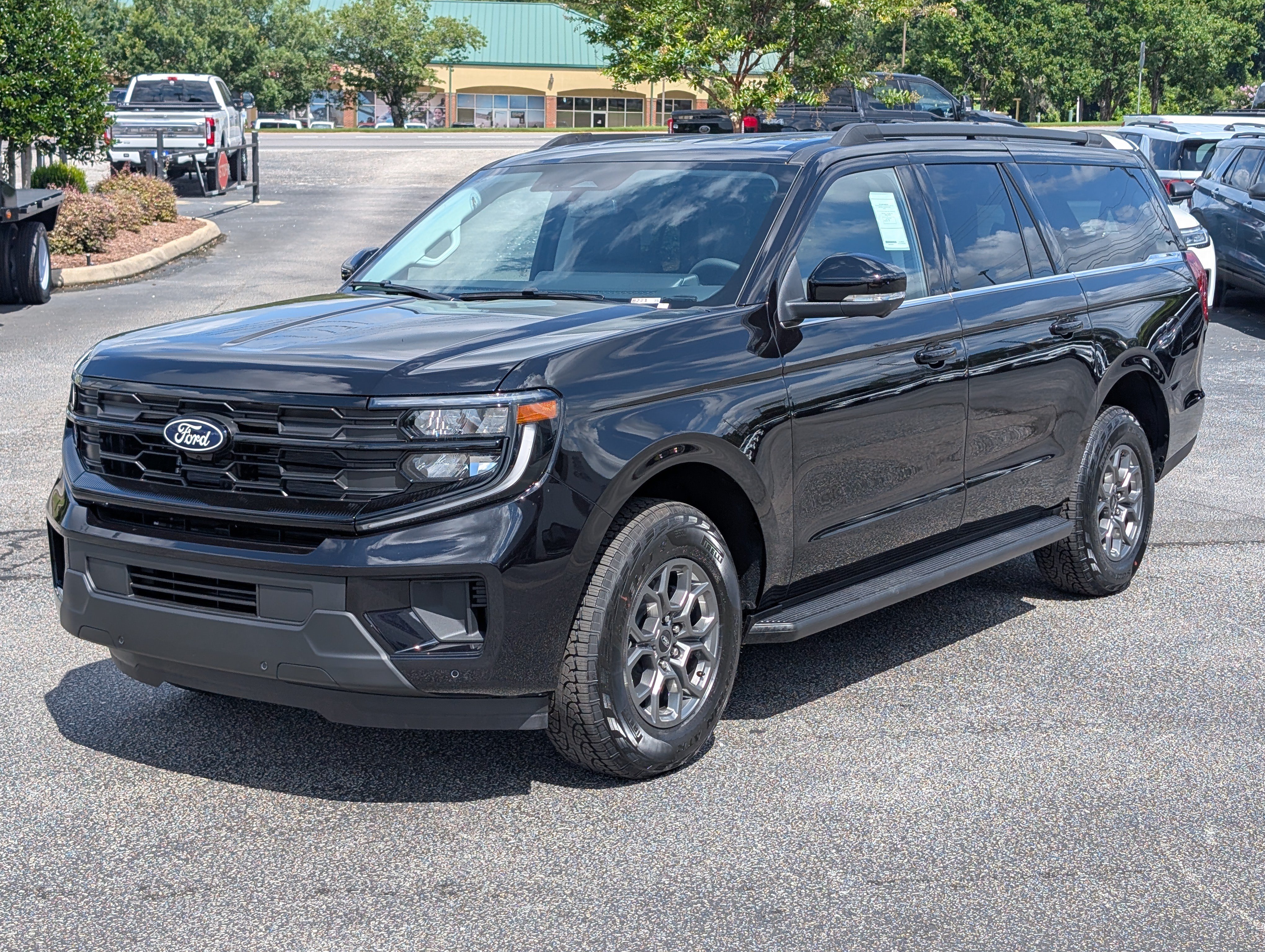 New 2027 Ford Expedition Max Active RWD image 2