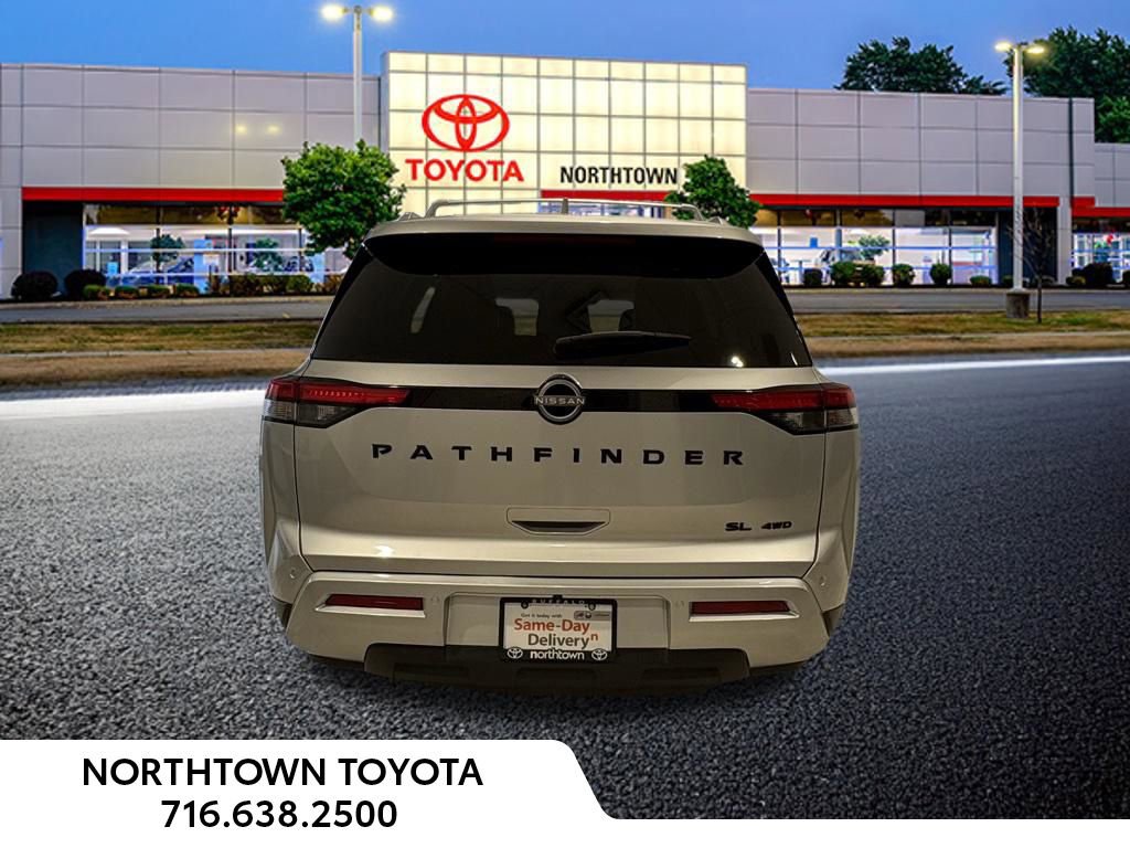 Used 2023 Nissan Pathfinder SL w/ Black Appearance Package image 43