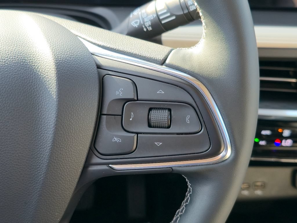 Used 2024 Buick Encore GX Avenir w/ Avenir Convenience Package FWD image 21