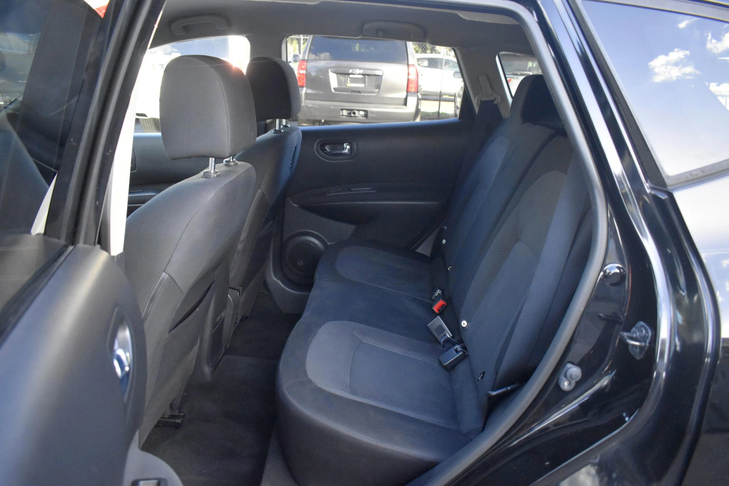 Used 2011 Nissan Rogue S Krom Edition image 16