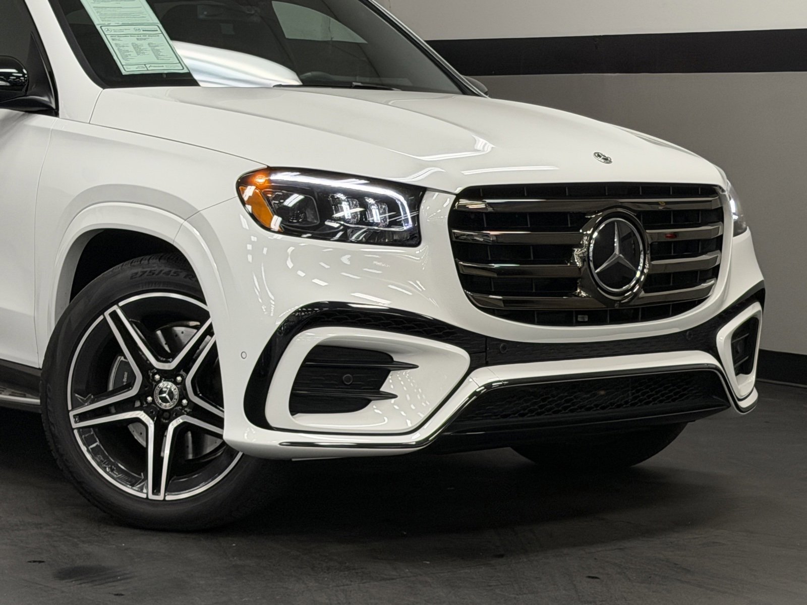 Used 2024 Mercedes-Benz GLS 450 4MATIC image 3