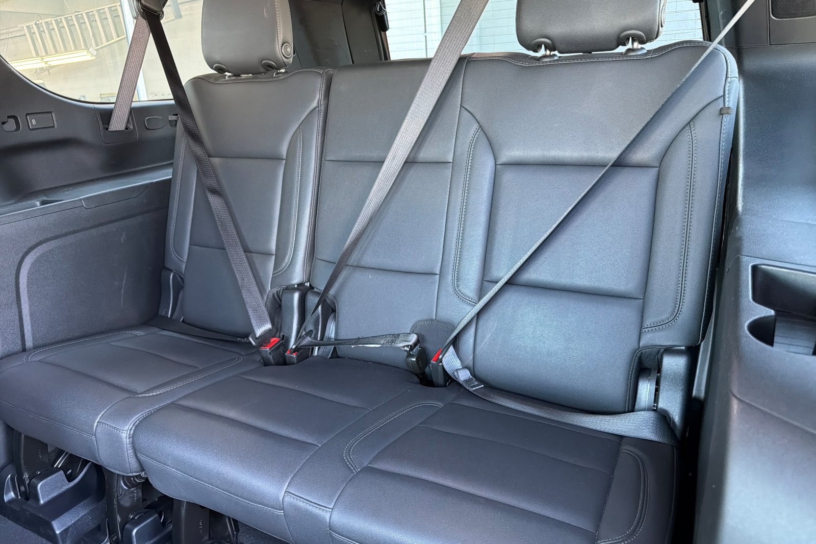 Used 2025 Chevrolet Suburban Z71 AWD/4WD image 12