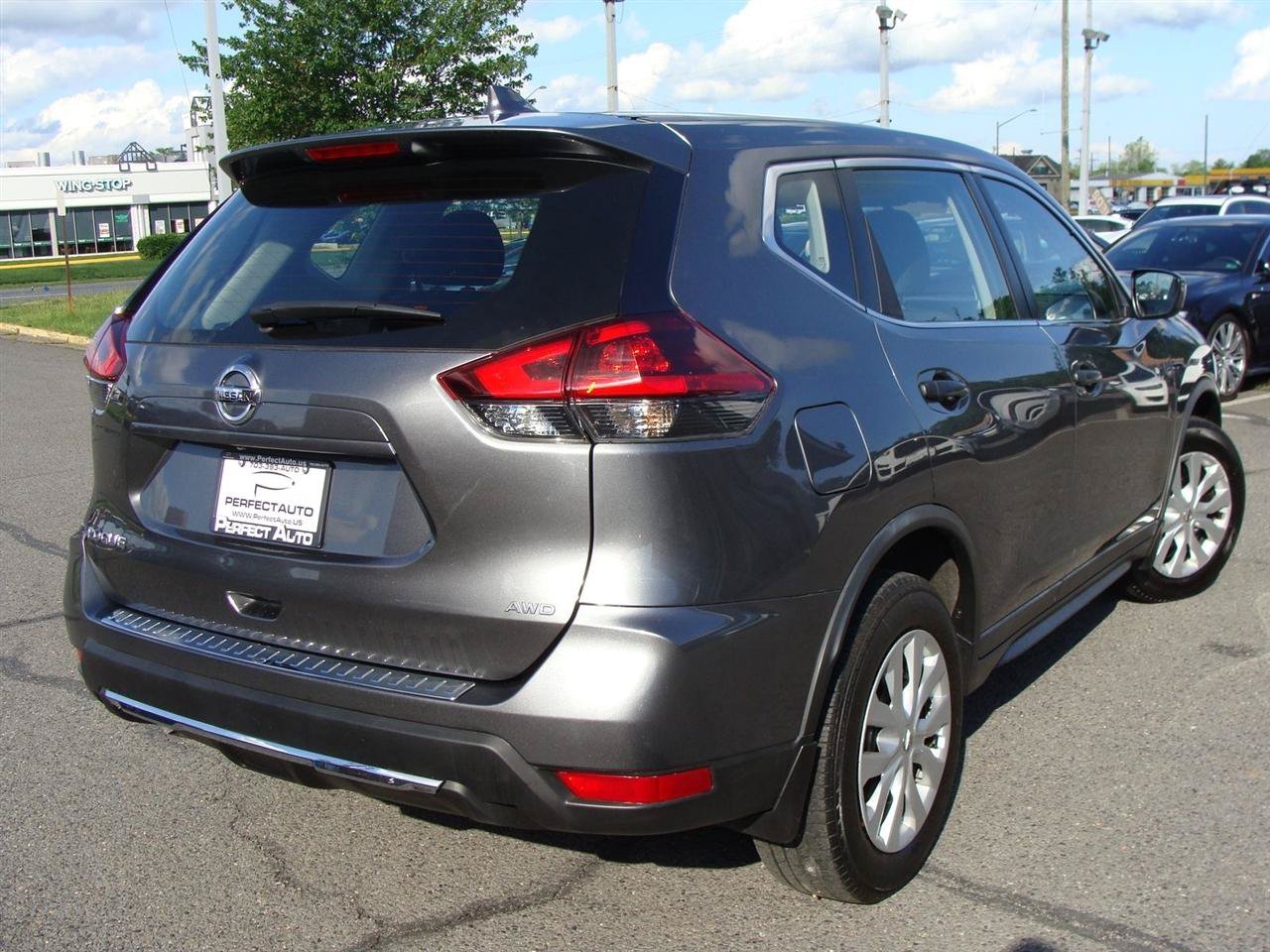 Used 2018 Nissan Rogue S AWD/4WD image 6