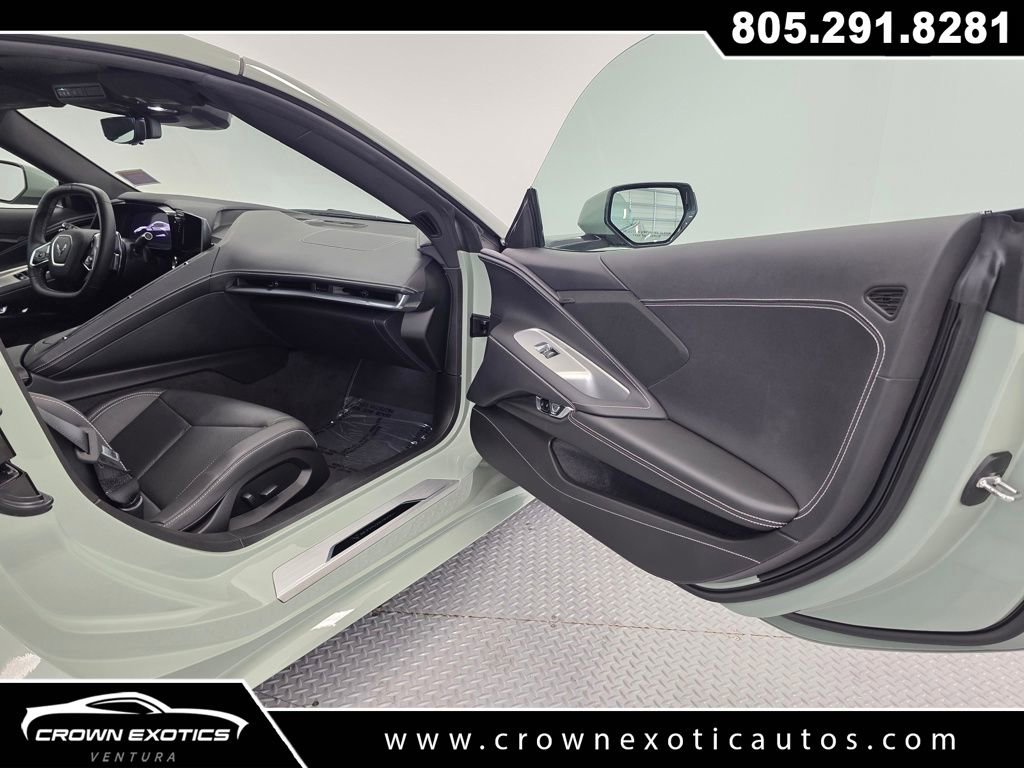 Used 2024 Chevrolet Corvette Stingray Coupe w/ Z51 Performance Package image 17