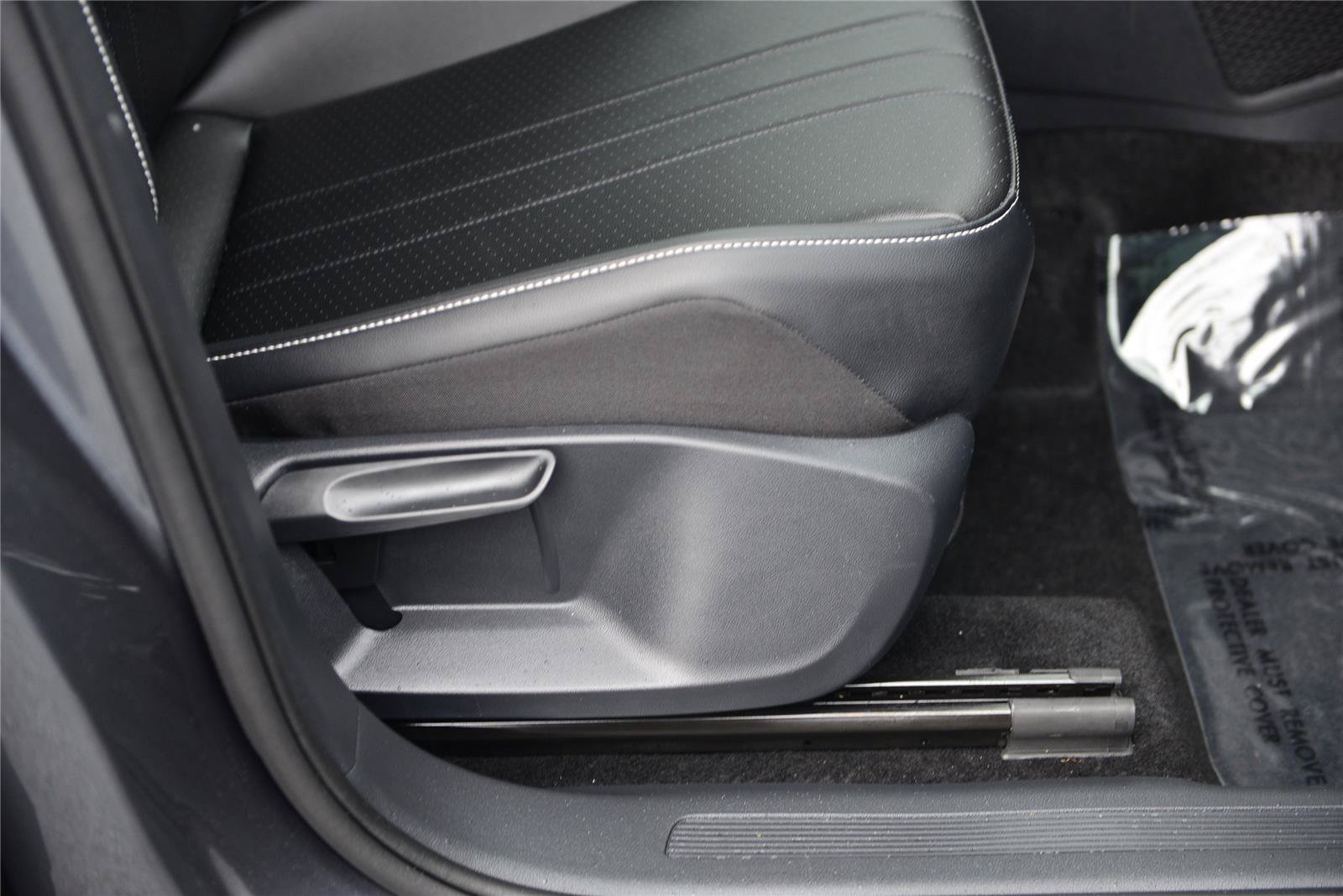 Certified 2024 Volkswagen Tiguan SE AWD/4WD image 15