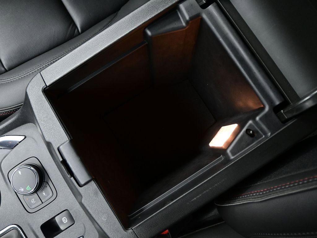 Used 2023 Chevrolet Traverse RS image 30