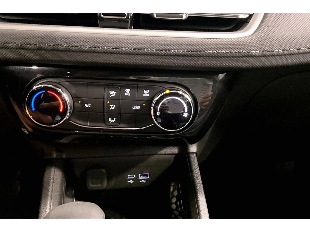 Used 2025 Chevrolet TrailBlazer LT AWD/4WD image 23