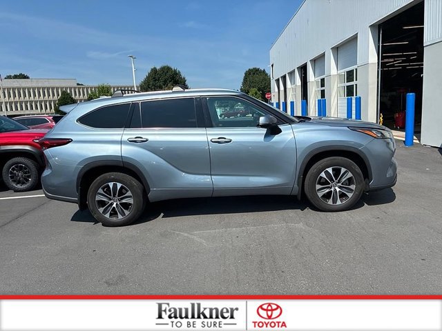 Certified 2020 Toyota Highlander XLE AWD/4WD image 6