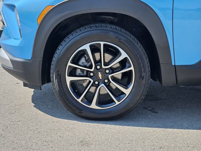 Used 2025 Chevrolet TrailBlazer LT AWD/4WD image 13