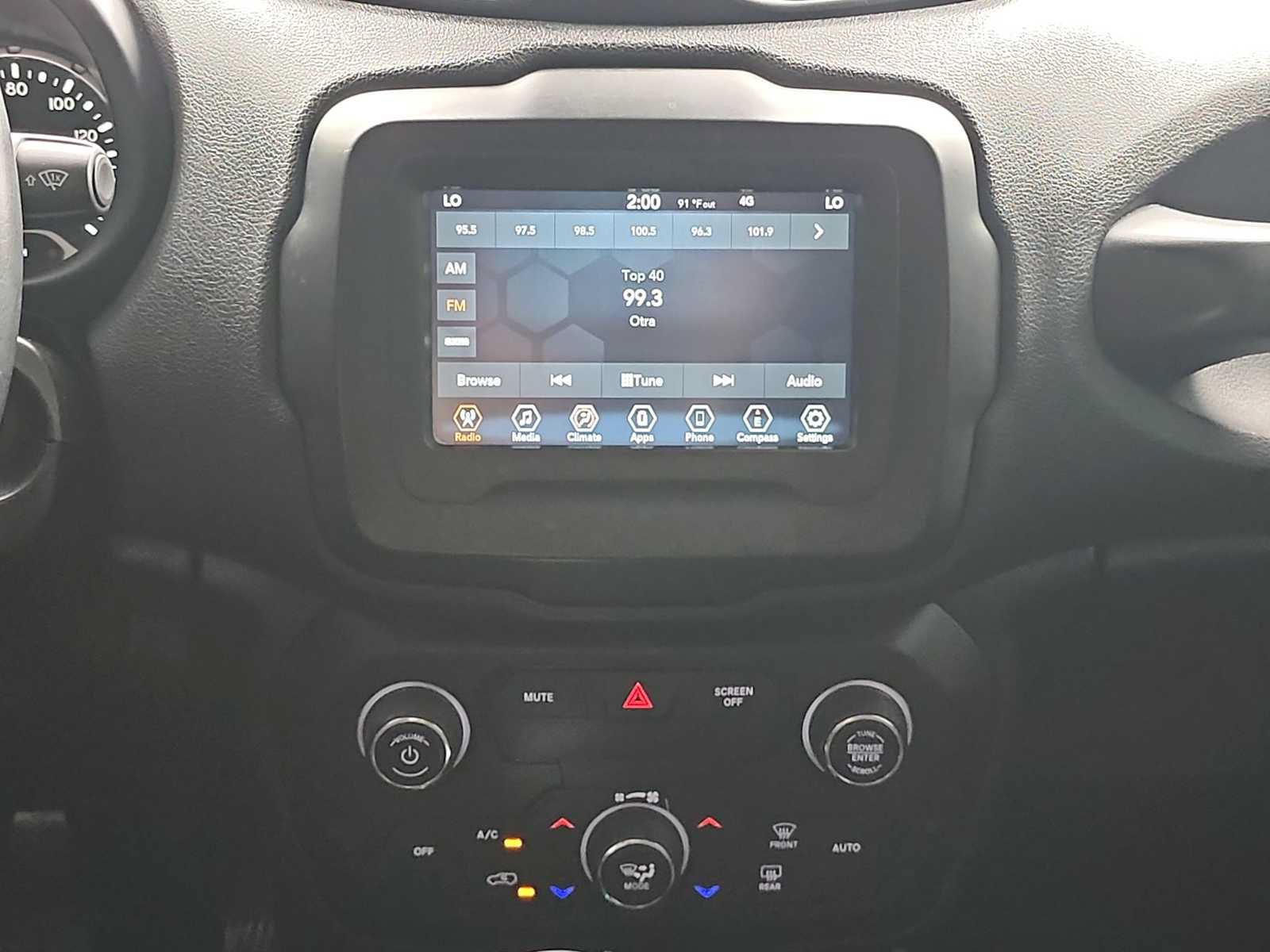 Used 2020 Jeep Renegade Altitude FWD image 20