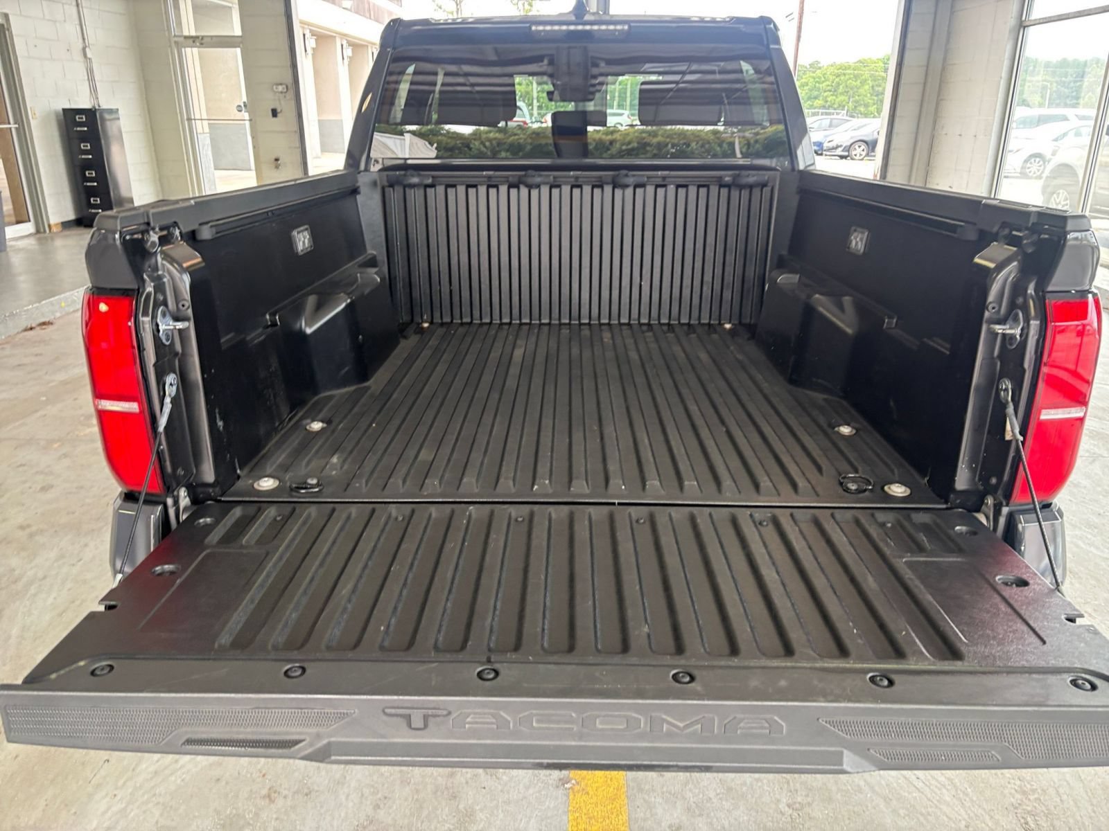 Used 2024 Toyota Tacoma TRD Off-Road AWD/4WD image 30
