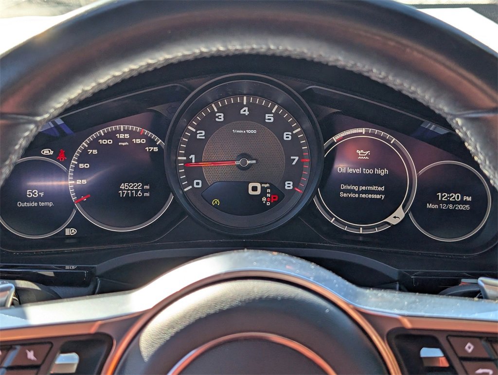 Used 2022 Porsche Cayenne Platinum Edition image 25