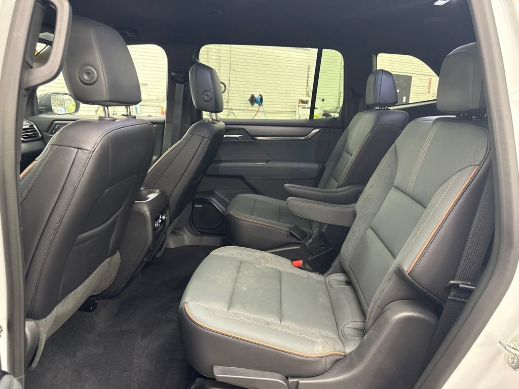 Used 2025 GMC Acadia AT4 w/ LPO, All-Weather Package AWD/4WD image 14