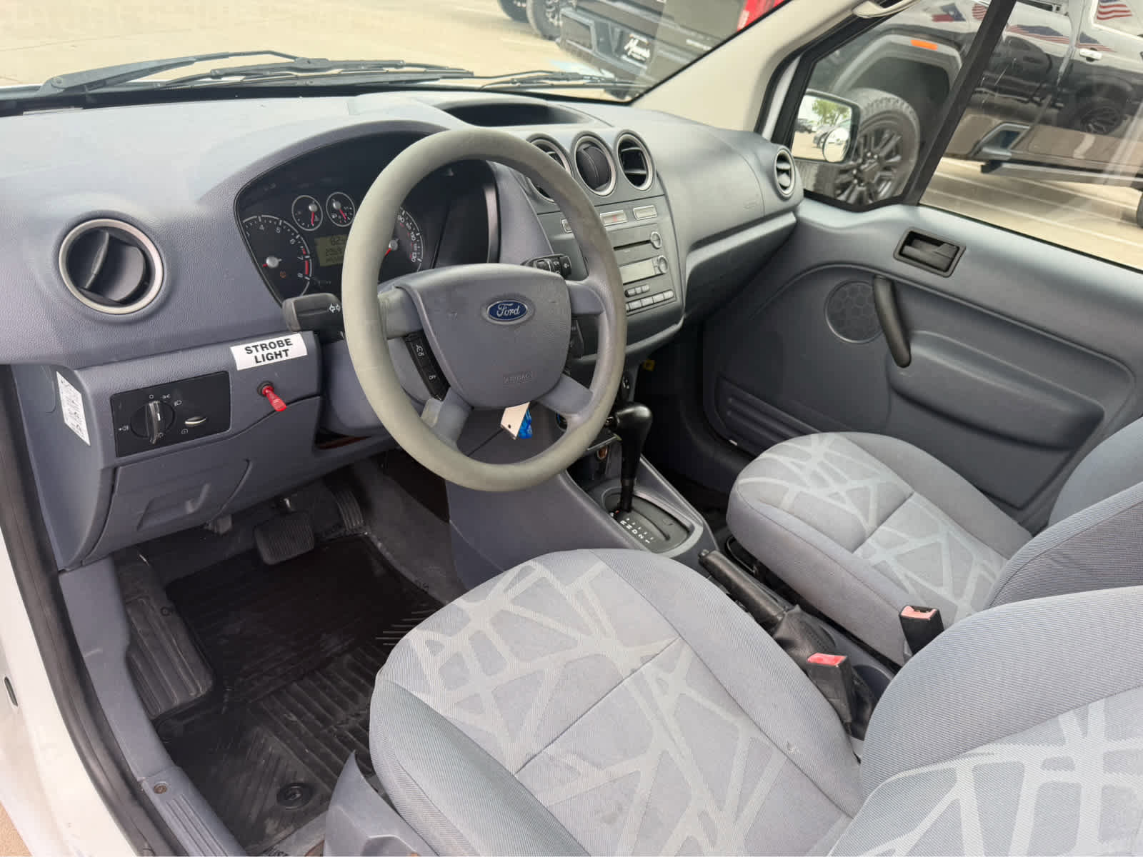 Used 2013 Ford Transit Connect XLT image 11