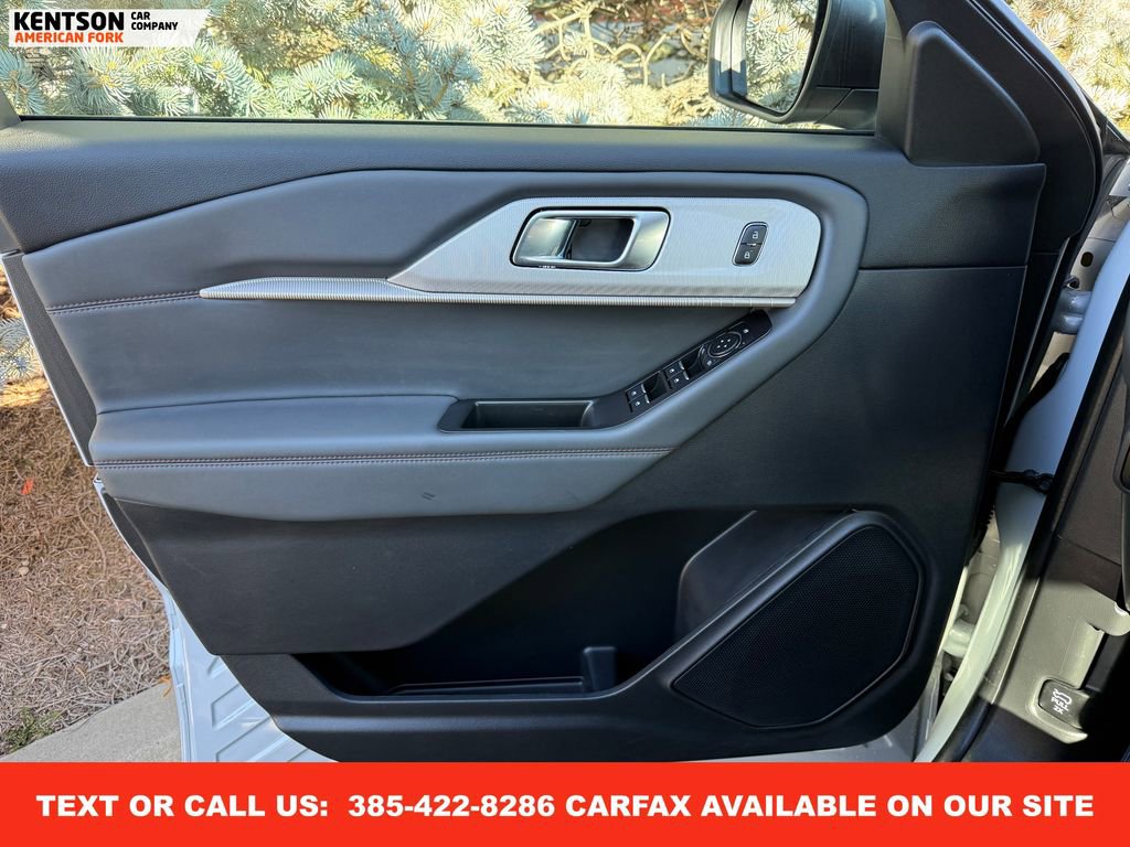 Used 2025 Ford Explorer Active image 18