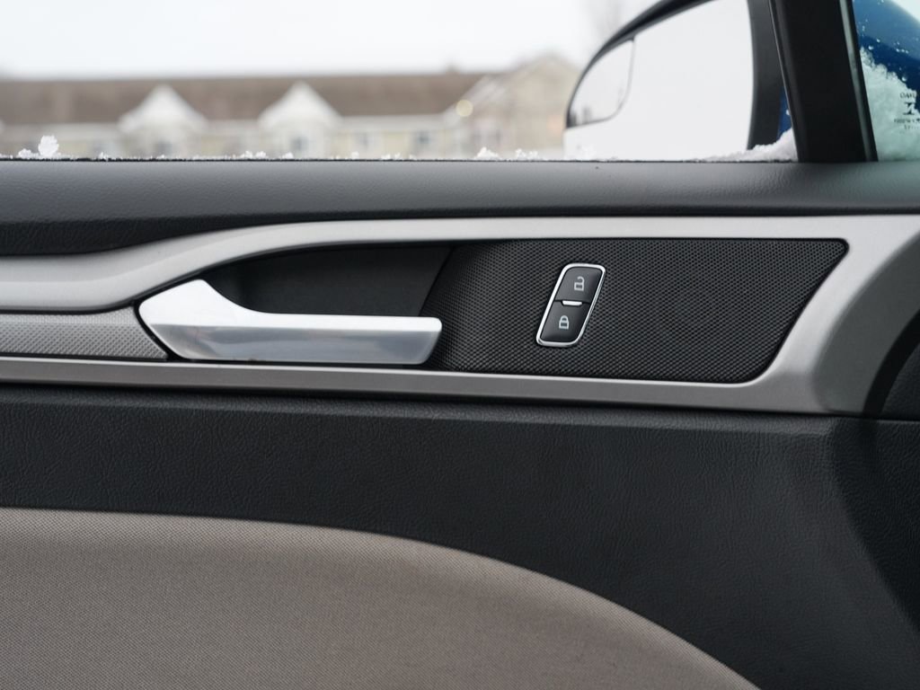 Used 2018 Ford Fusion S image 17