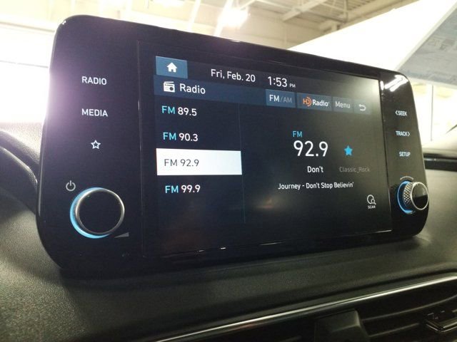 Used 2023 Hyundai Santa Fe SE image 6