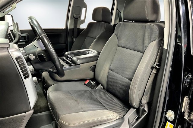Used 2018 Chevrolet Silverado 1500 LT w/ Midnight Edition image 19