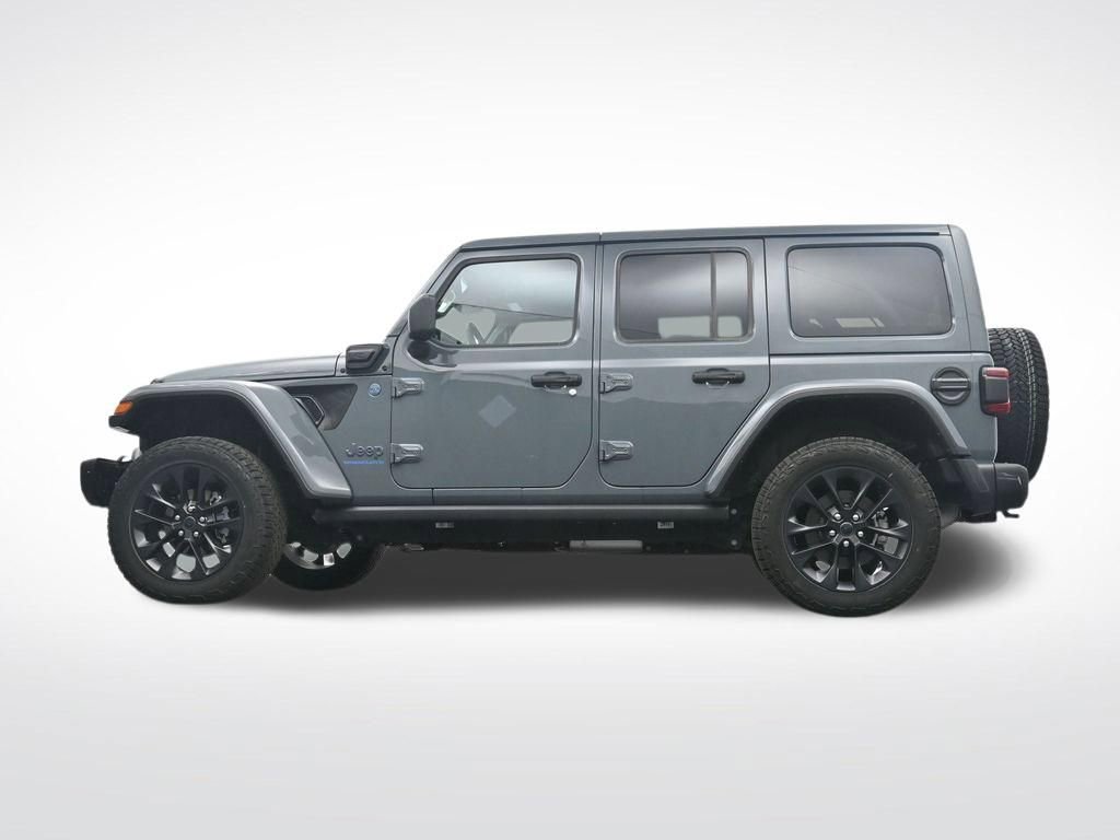 Used 2025 Jeep Wrangler Sahara 4xe image 38