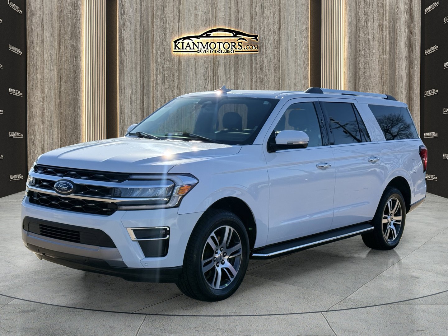 Used 2023 Ford Expedition Max Limited image 3