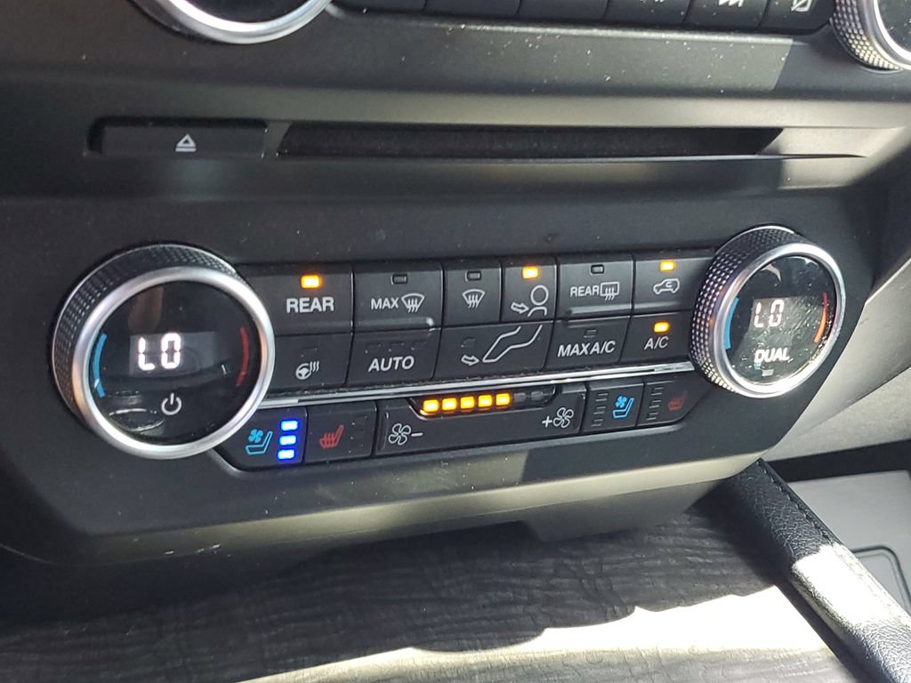 Used 2018 Ford Expedition Limited AWD/4WD image 29