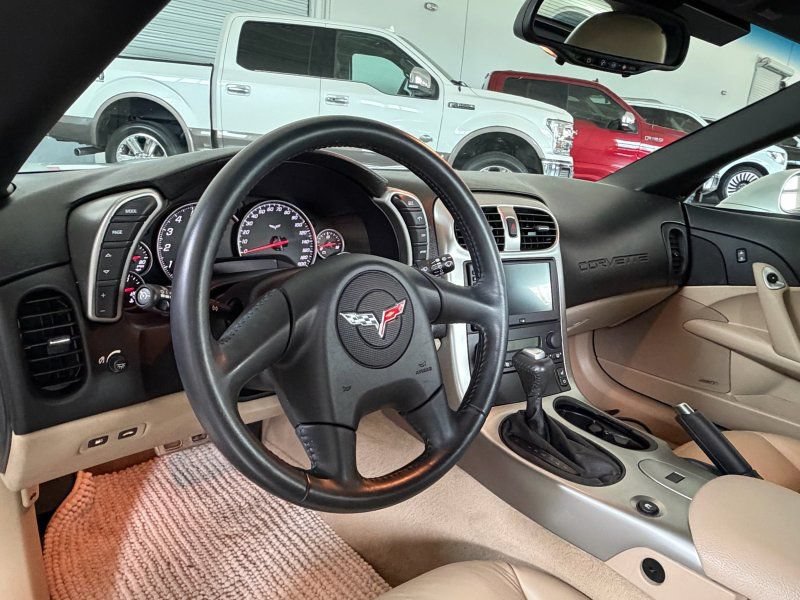 Used 2005 Chevrolet Corvette Coupe w/ Preferred Equipment Group RWD image 18