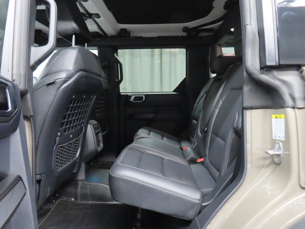 Used 2025 Ford Bronco Badlands AWD/4WD image 13