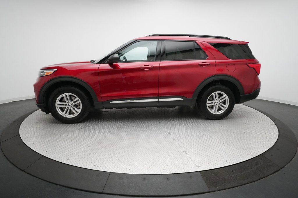 Used 2023 Ford Explorer XLT w/ Equipment Group 202A image 25