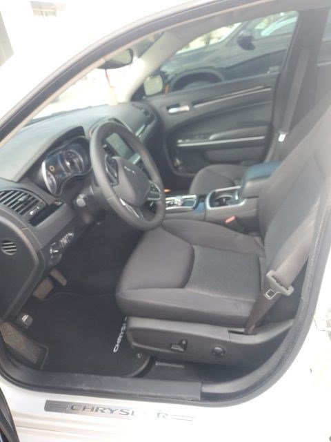 Used 2023 Chrysler 300 Touring w/ Sport Appearance Package RWD image 6