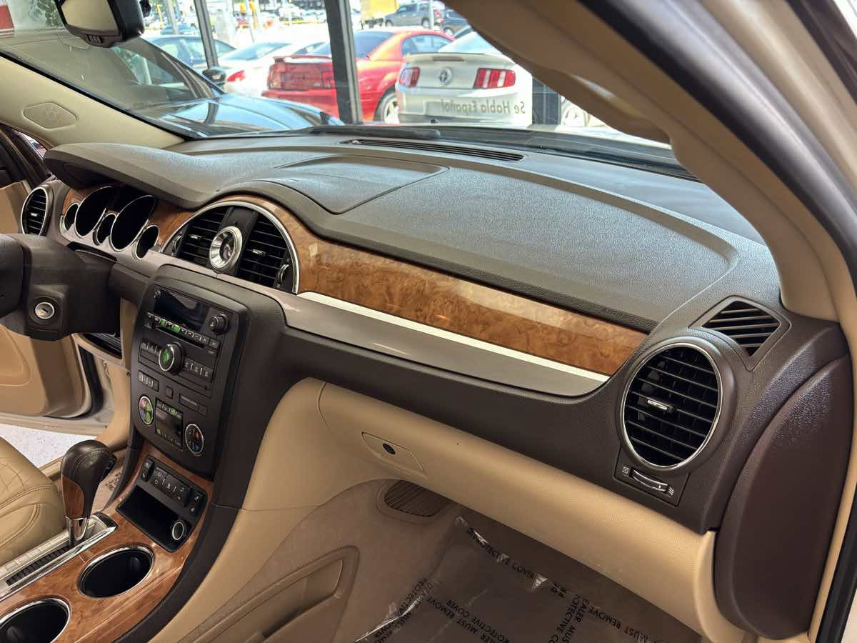 Used 2009 Buick Enclave CXL w/ Driver Confidence Package image 14