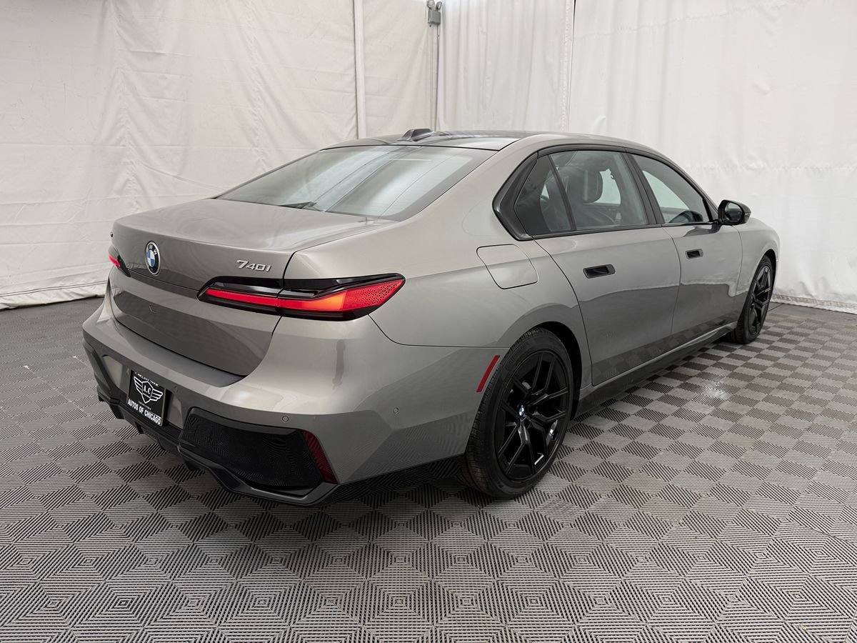 Used 2024 BMW 740i xDrive image 5